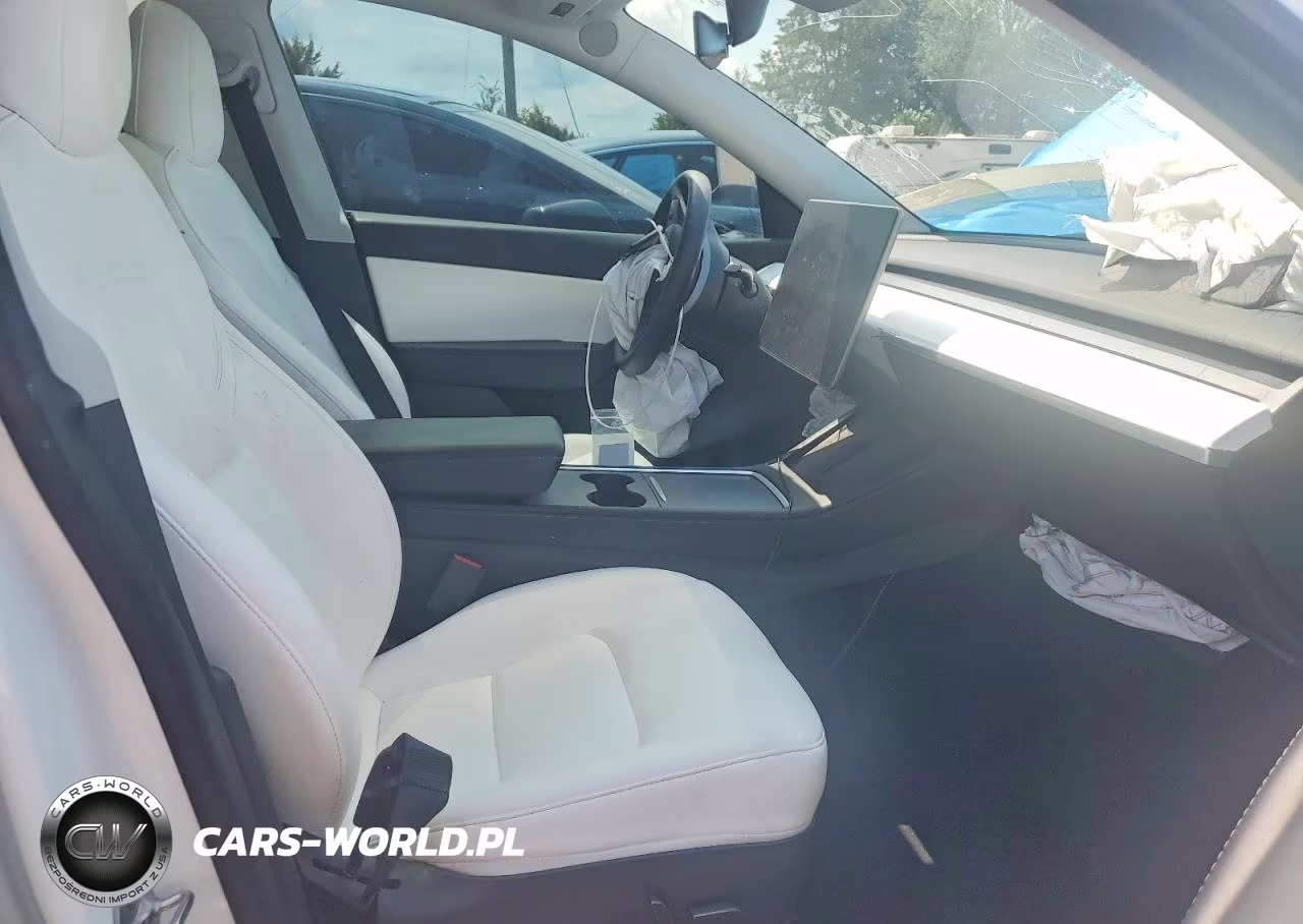 2022 Tesla Model Y VIN:7SAYGDEE2NF325853 - 7