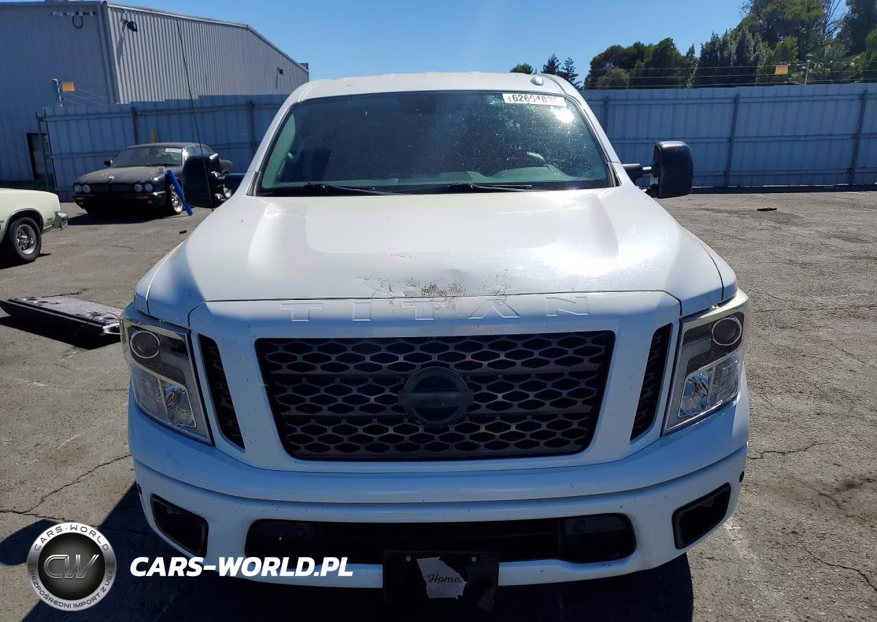 2017 Nissan Titan VIN:1N6AA1E56HN539553 - 5