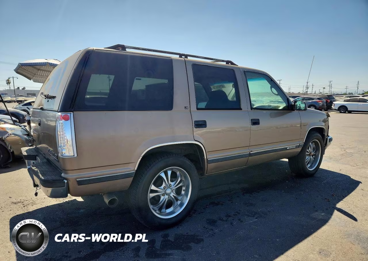 1995 Chevrolet Tahoe C1500 VIN:1GNEC13K9SJ378838 - 3