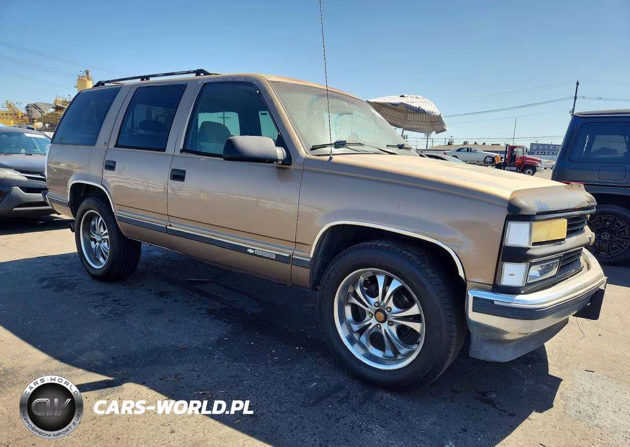 1995 Chevrolet Tahoe C1500 VIN:1GNEC13K9SJ378838 - 4