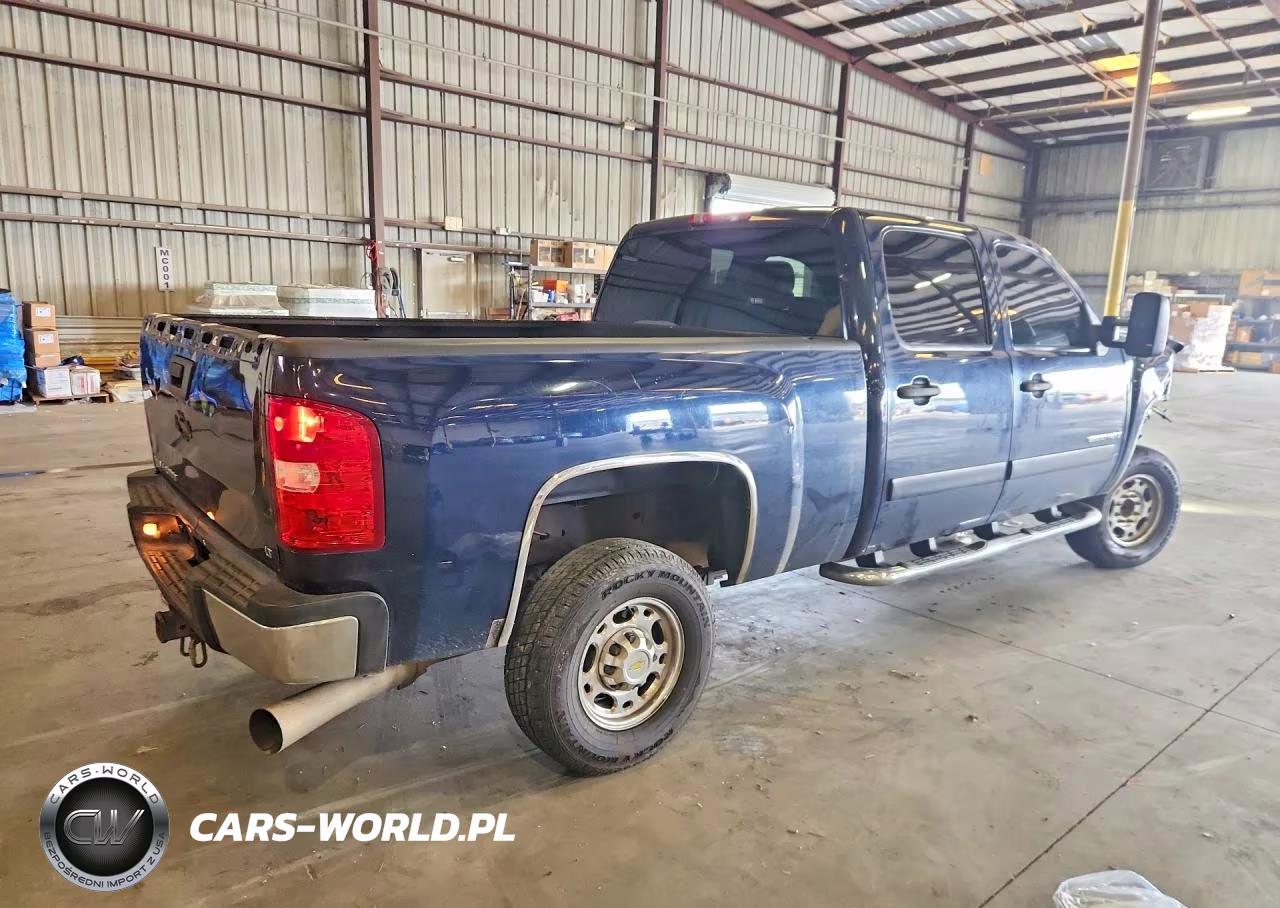 2007 Chevrolet Silverado C2500 Heavy Duty VIN:1GCHC23627F529088 - 3