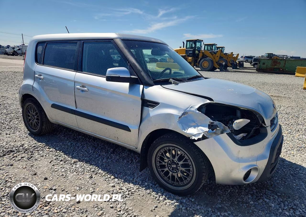 2013 Kia Soul + VIN:KNDJT2A69D7558162 - 4