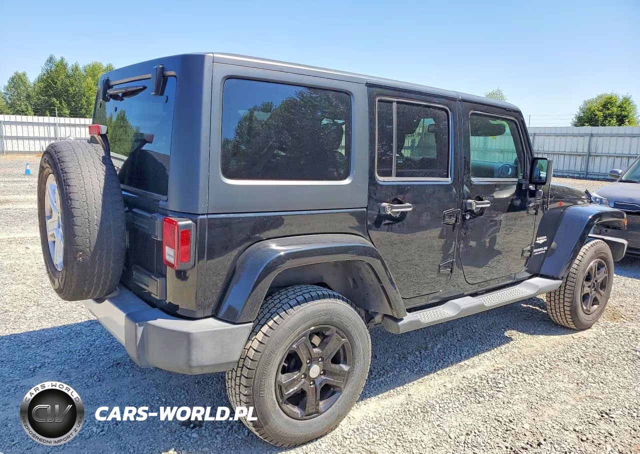 2013 Jeep Wrangler Unlimited Sahara VIN:1C4HJWEG5DL685030 - 3