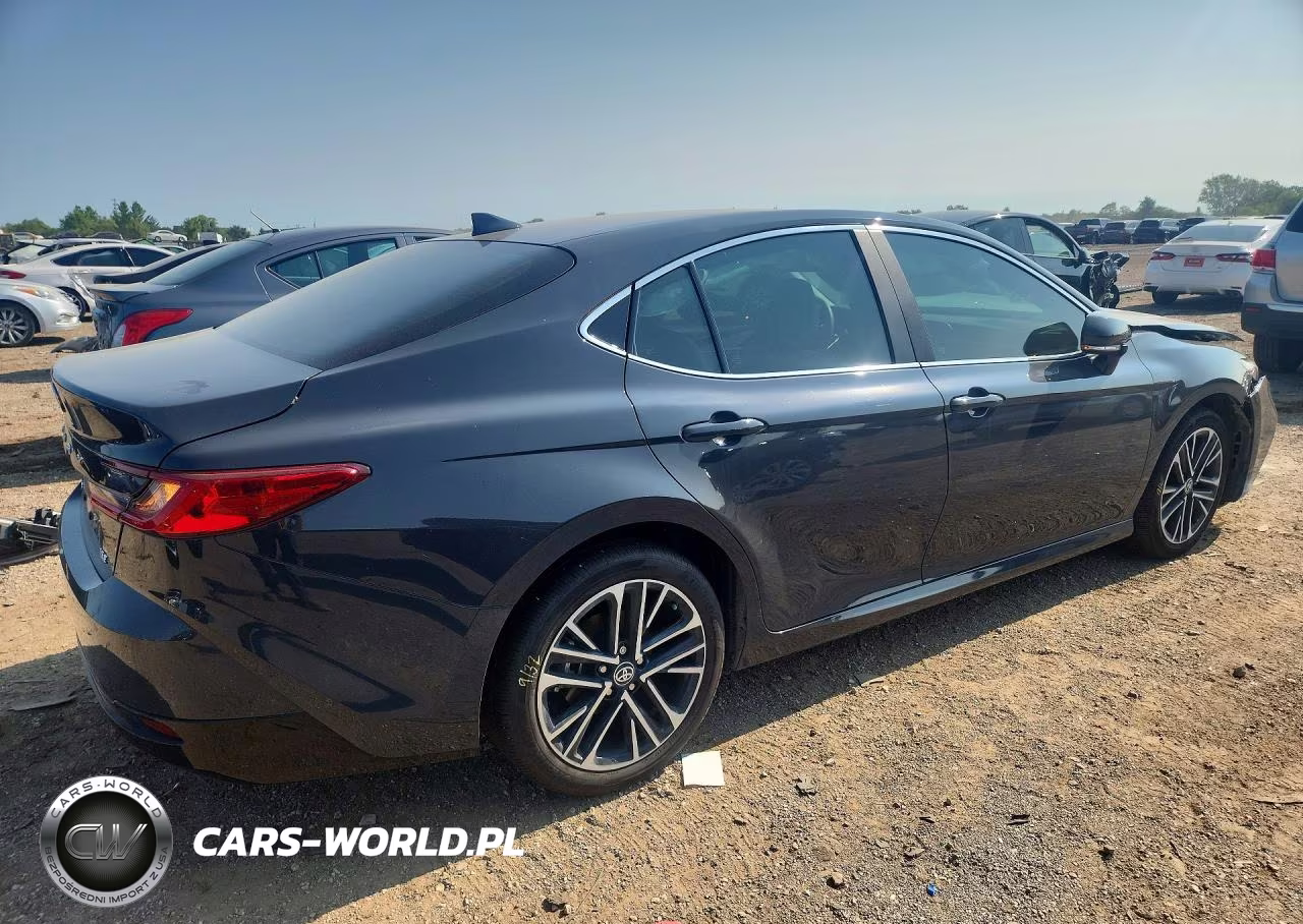 2025 Toyota Camry Xle VIN:4T1DAACK7SU155928 - 3