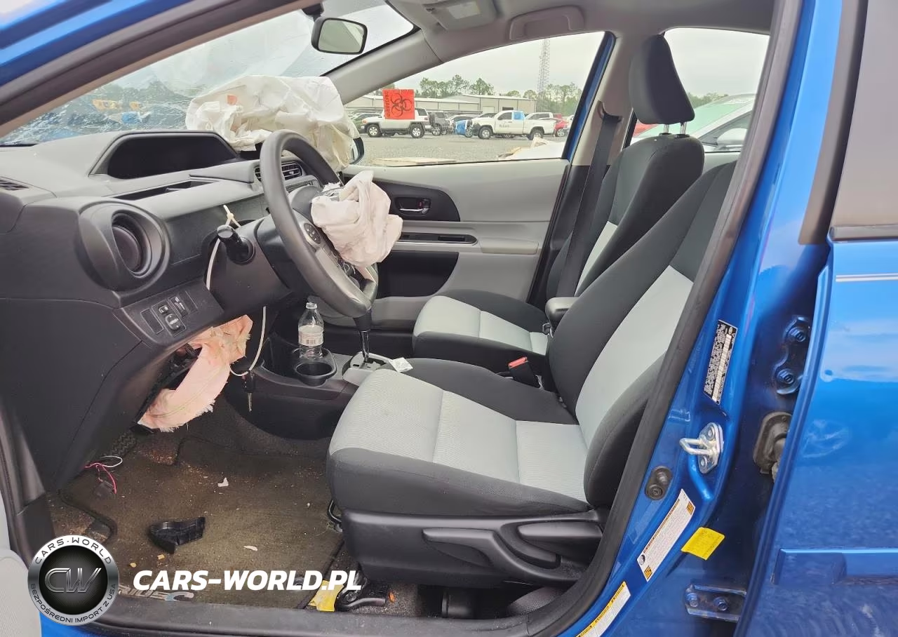 2014 Toyota Prius C Two VIN:JTDKDTB30E1573701 - 7