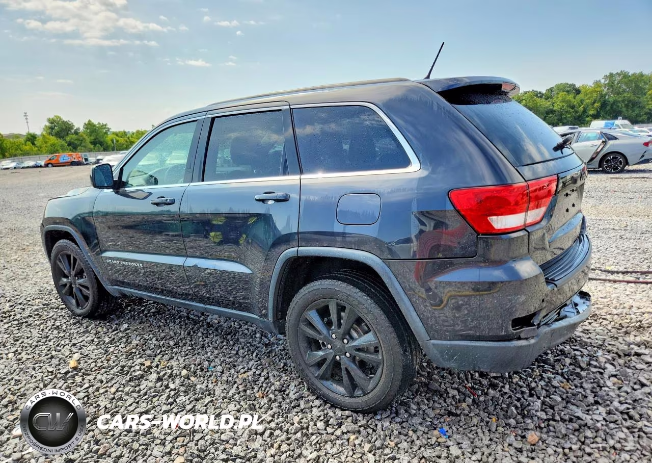 2012 Jeep Grand Cherokee Laredo VIN:1C4RJEAG7CC355957 - 2