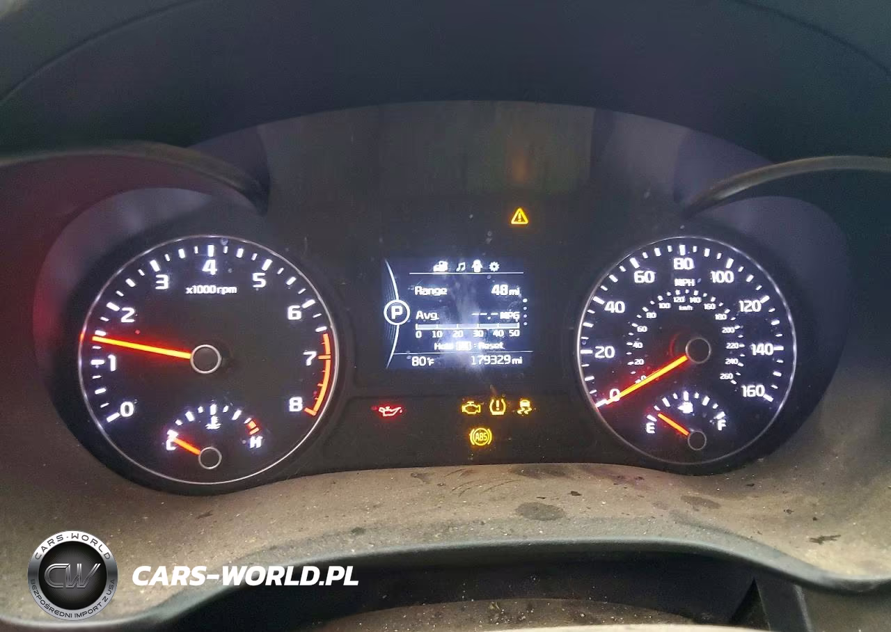 2018 Kia Optima Lx VIN:KNAGT4L34J5216180 - 9