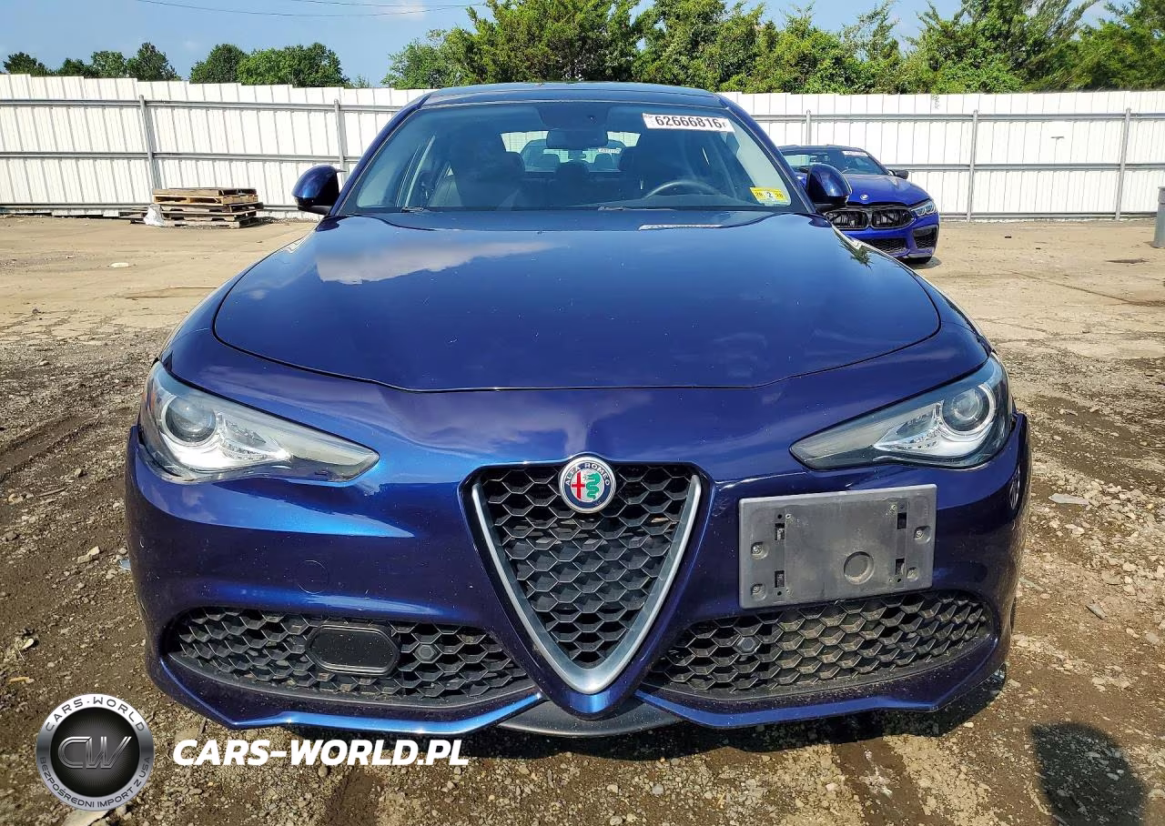 2017 Alfa Romeo Giulia Ti Q4 VIN:ZARFAEEN9H7537791 - 5