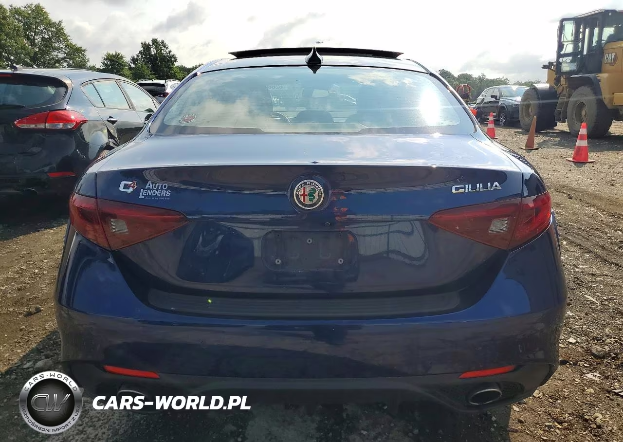 2017 Alfa Romeo Giulia Ti Q4 VIN:ZARFAEEN9H7537791 - 6