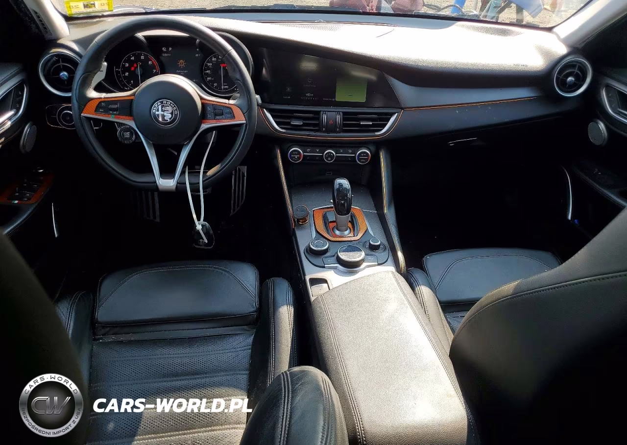 2017 Alfa Romeo Giulia Ti Q4 VIN:ZARFAEEN9H7537791 - 8