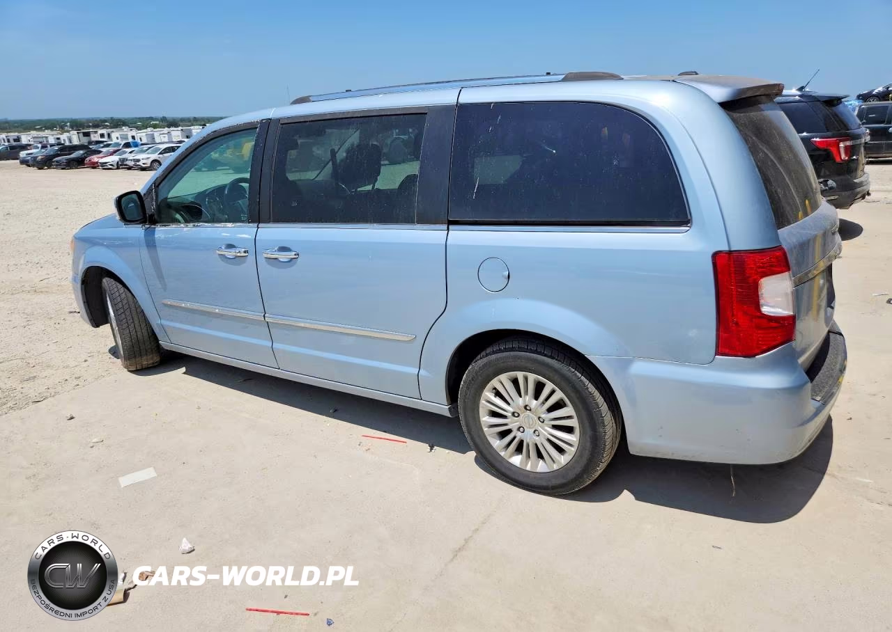 2016 Chrysler Town & Country Limited VIN:2C4RC1JG9GR232256 - 2