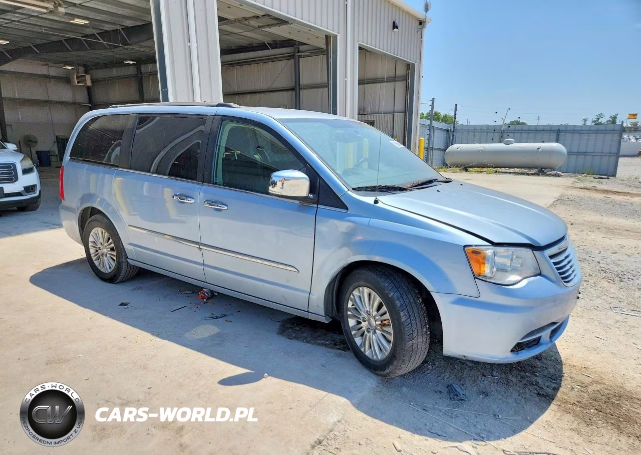 2016 Chrysler Town & Country Limited VIN:2C4RC1JG9GR232256 - 4