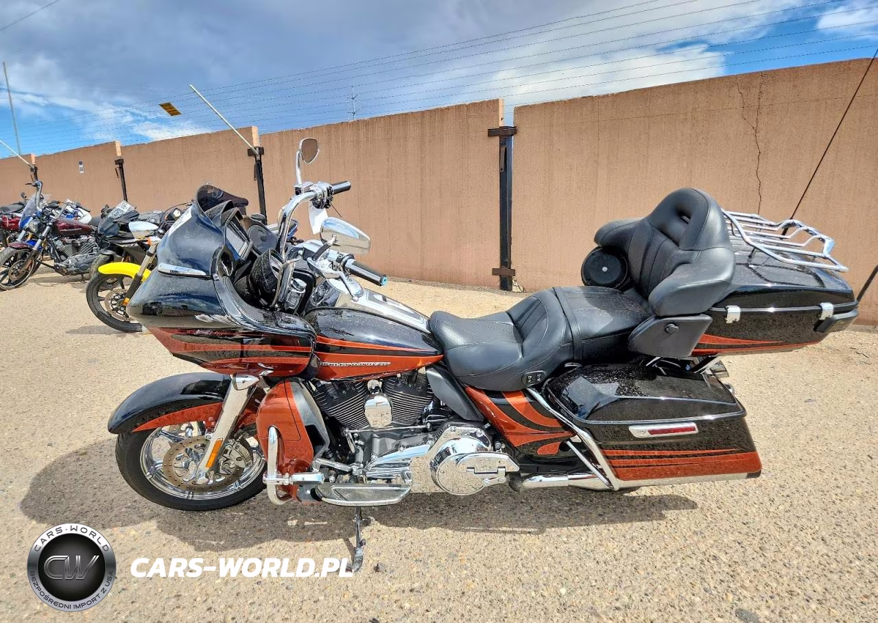 2015 Harley-Davidson Fltruse Cvo Road Glide VIN:1HD1TAN1XFB961493 - 3