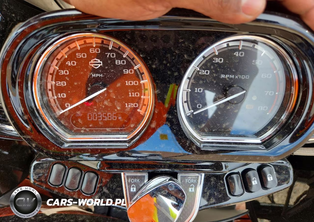2015 Harley-Davidson Fltruse Cvo Road Glide VIN:1HD1TAN1XFB961493 - 7