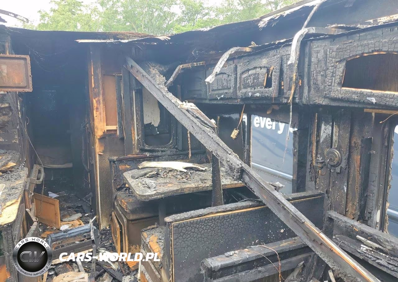 2003 Ford F550 Super Duty Stripped Chassis VIN:1FCNF53S330A02876 - 10