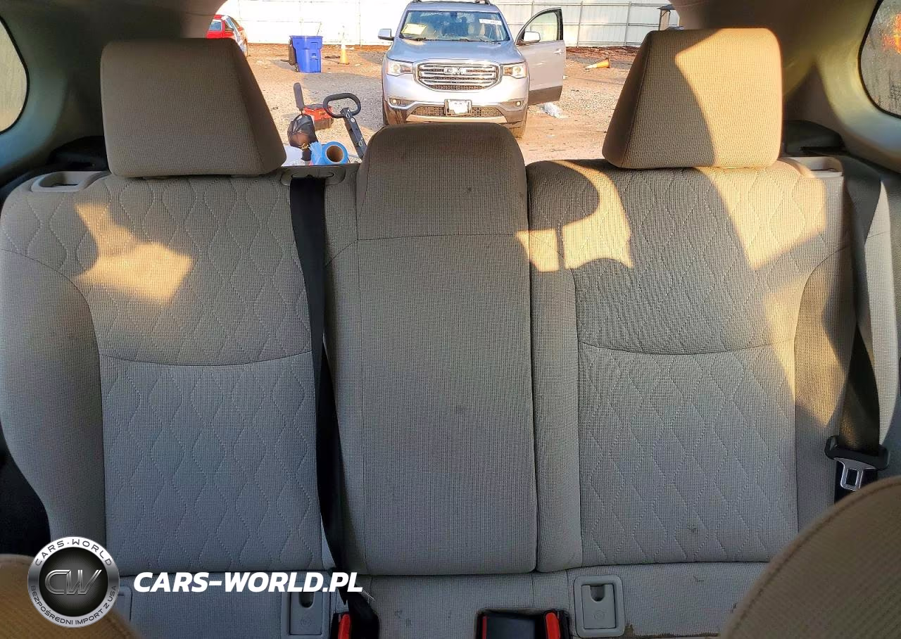 2022 Toyota Corolla Cross L VIN:7MUAAAAG3NV006159 - 10