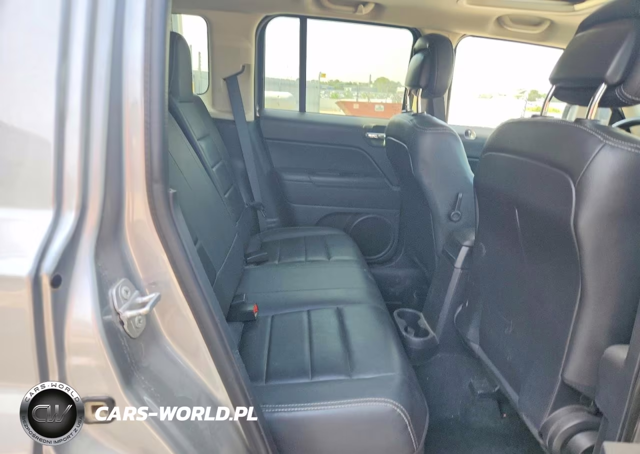 2015 Jeep Patriot Latitude VIN:1C4NJPFA8FD209743 - 11