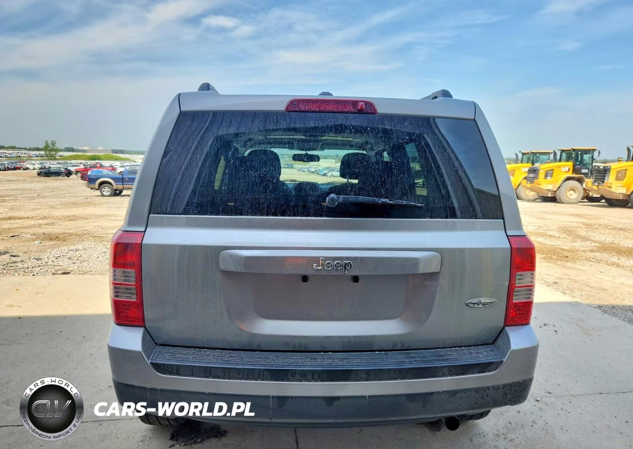 2015 Jeep Patriot Latitude VIN:1C4NJPFA8FD209743 - 6