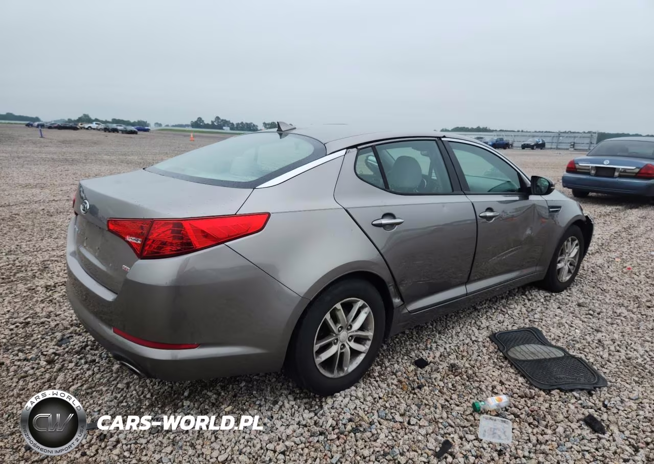 2012 Kia Optima Lx VIN:5XXGM4A76CG045789 - 3