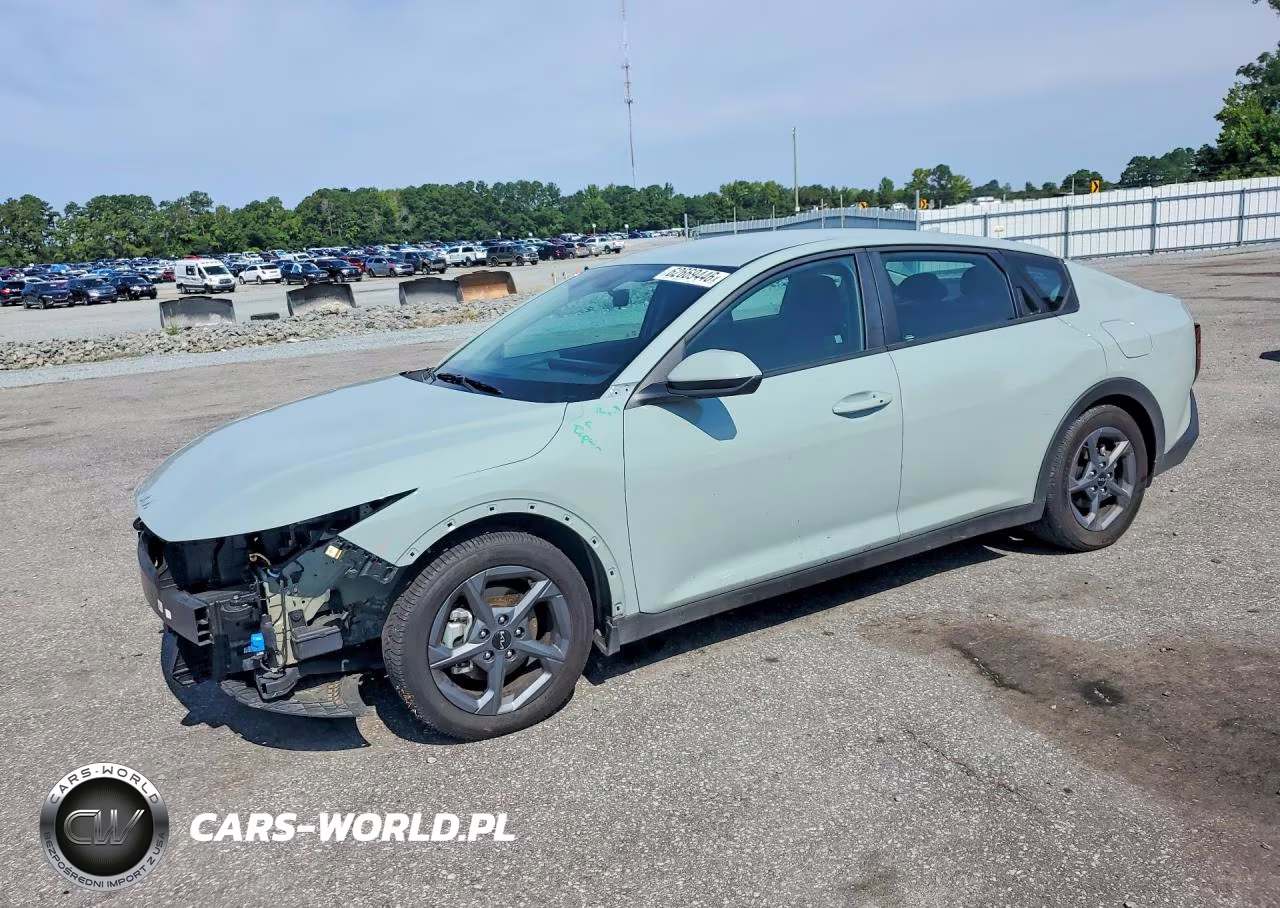 2025 Kia K4 Lxs VIN:3KPFT4DE5SE200364 - 1