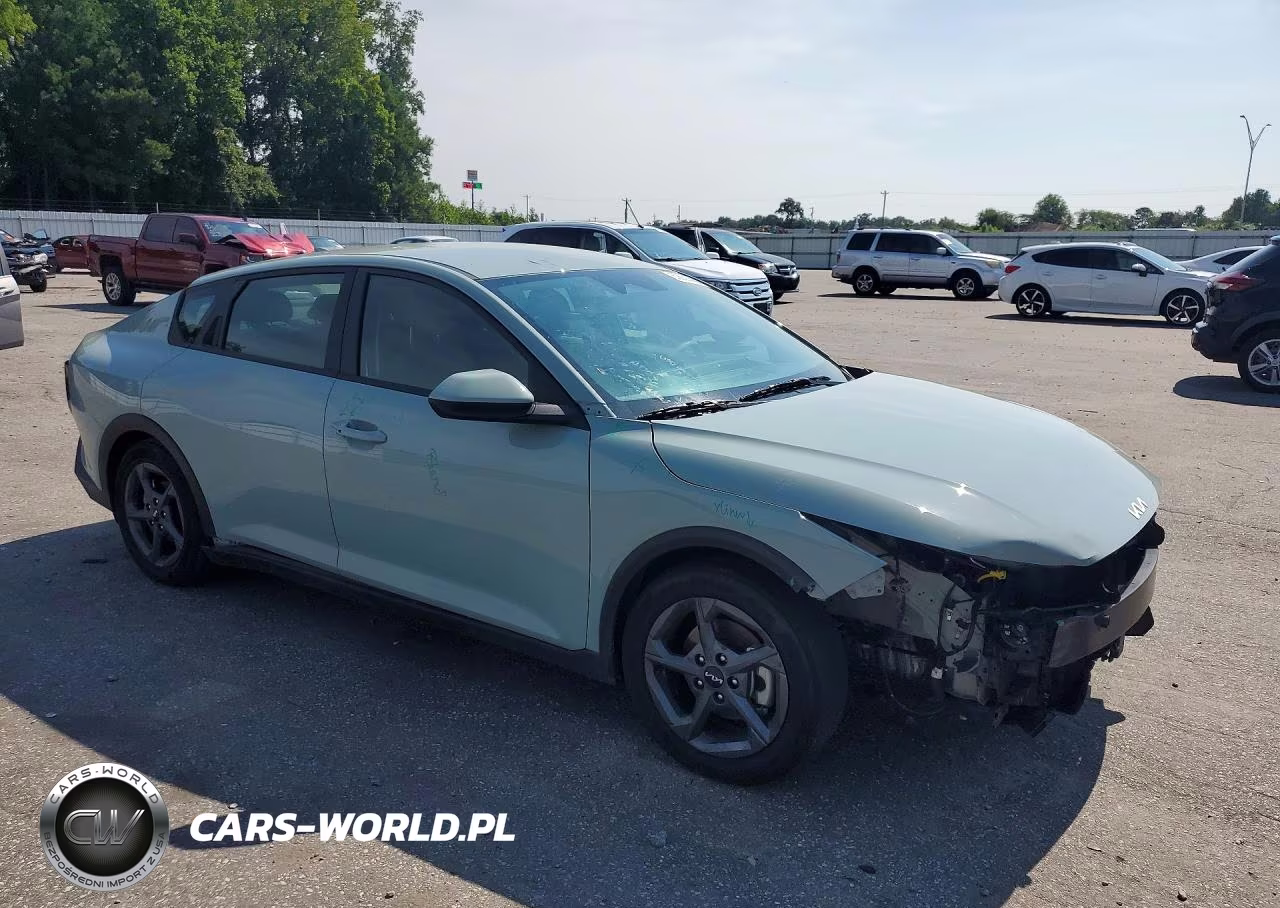 2025 Kia K4 Lxs VIN:3KPFT4DE5SE200364 - 4