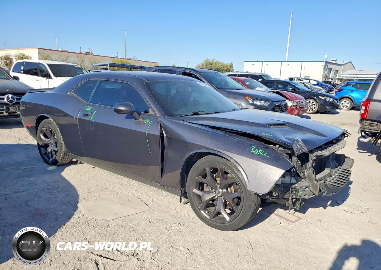 2018 Dodge Challenger Sxt VIN:2C3CDZAG8JH112516 - 4