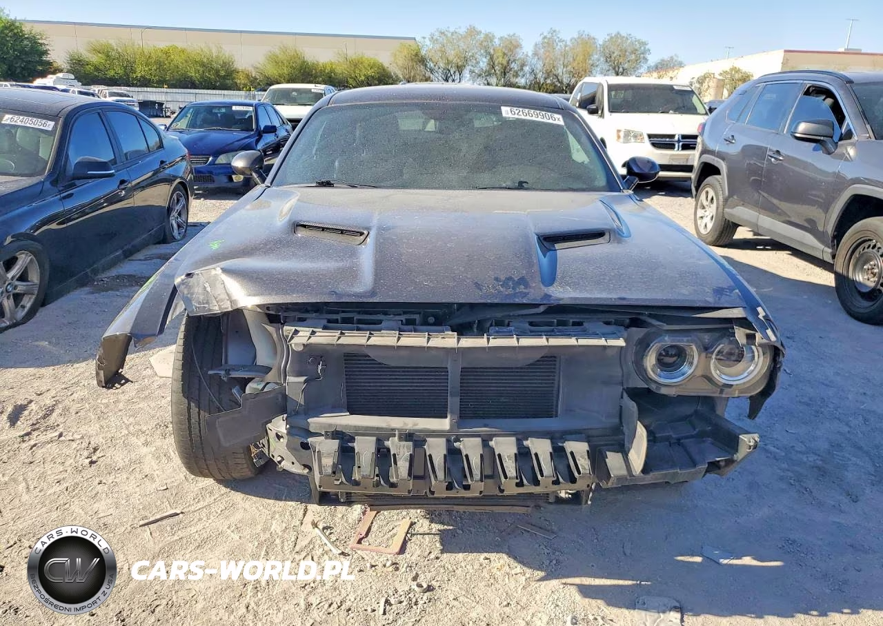 2018 Dodge Challenger Sxt VIN:2C3CDZAG8JH112516 - 5