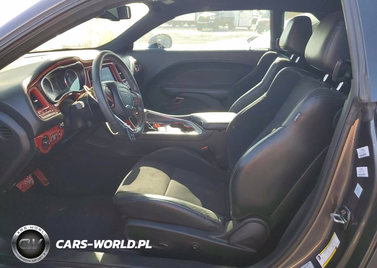 2018 Dodge Challenger Sxt VIN:2C3CDZAG8JH112516 - 7