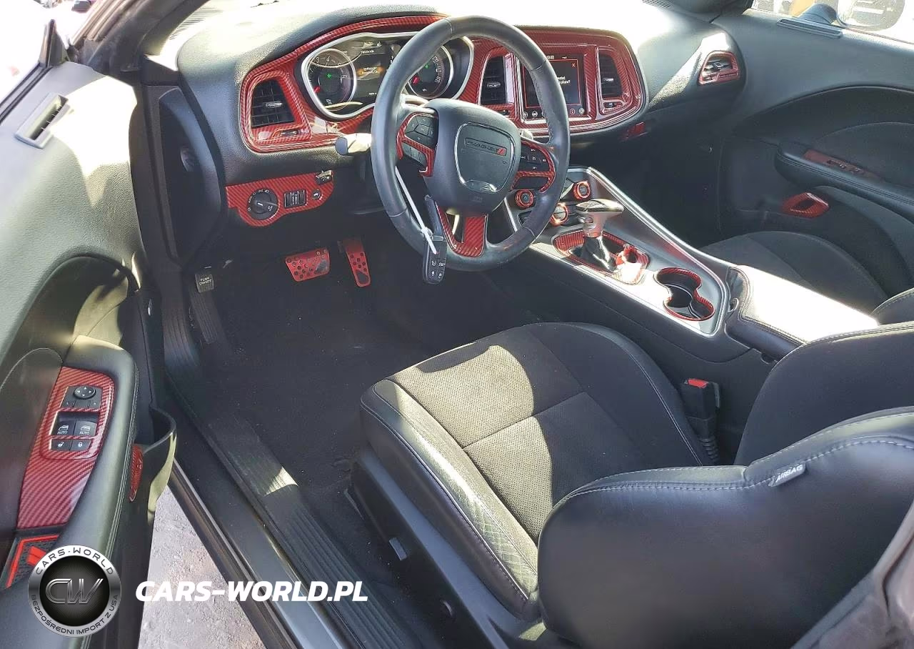 2018 Dodge Challenger Sxt VIN:2C3CDZAG8JH112516 - 8