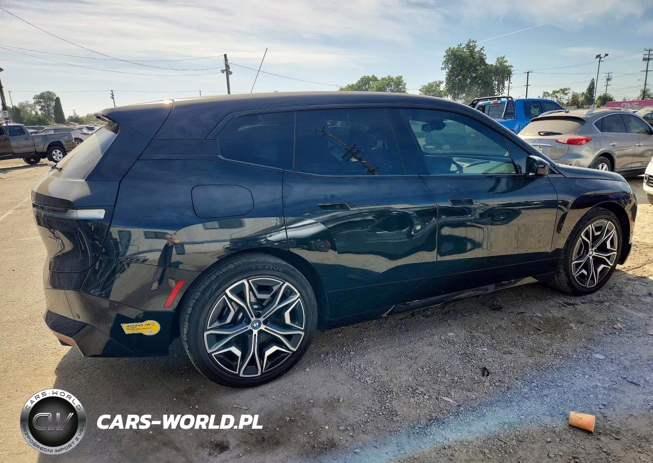 2023 BMW Ix xDrive50 VIN:WB523CF03PCL61722 - 3
