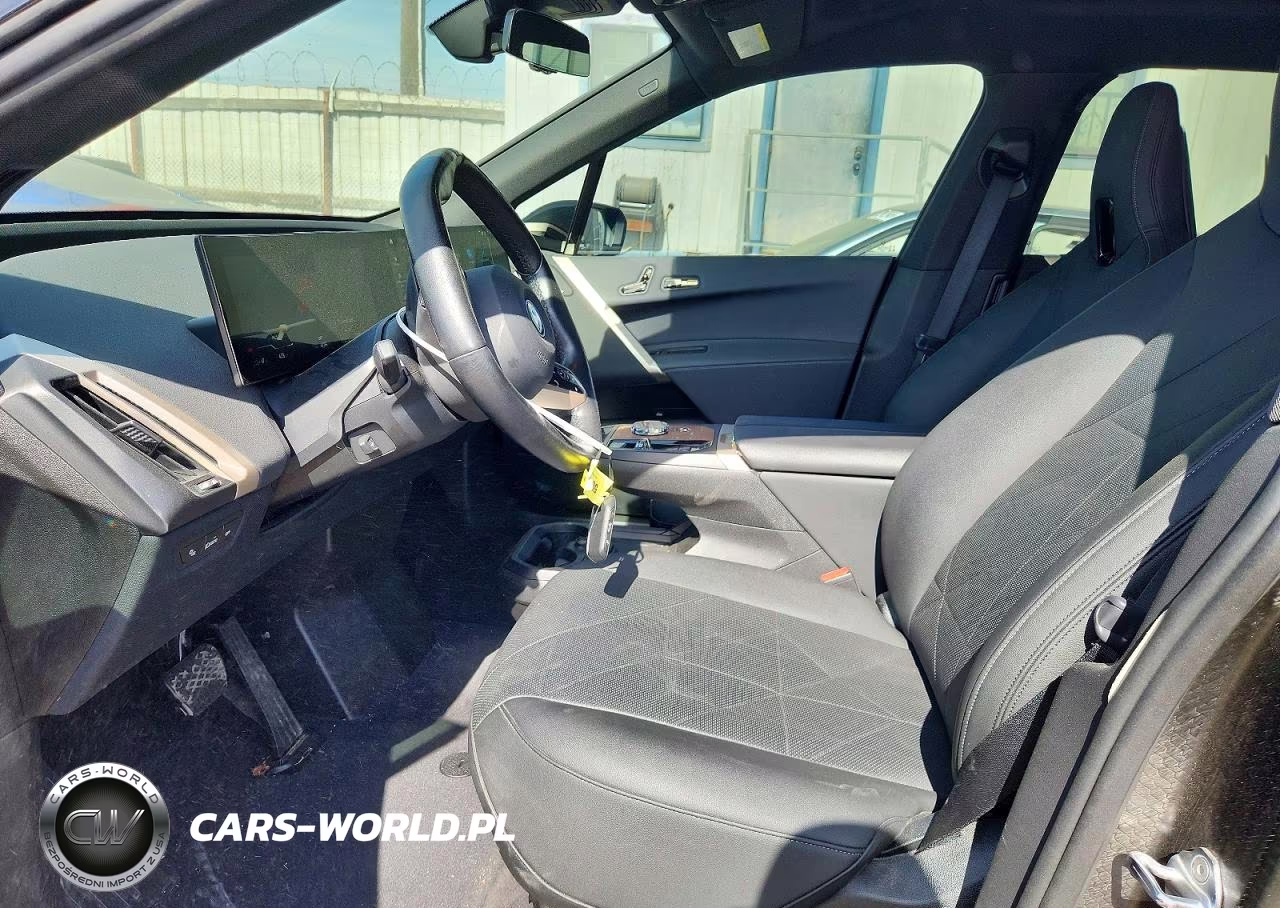 2023 BMW Ix xDrive50 VIN:WB523CF03PCL61722 - 7