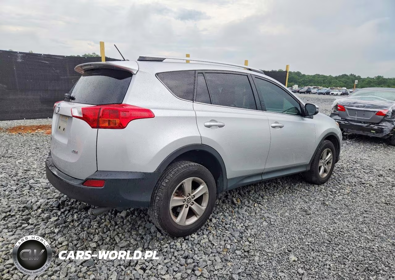 2015 Toyota Rav4 Xle VIN:JTMWFREV3FJ056387 - 3