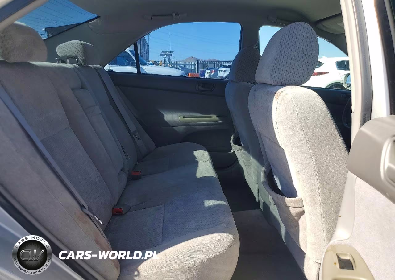 2004 Toyota Camry Le VIN:4T1BE32K04U326563 - 10