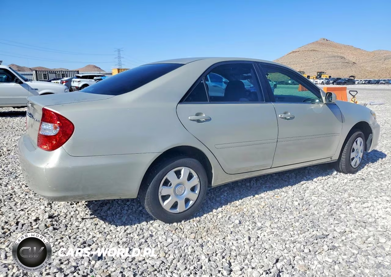 2004 Toyota Camry Le VIN:4T1BE32K04U326563 - 3