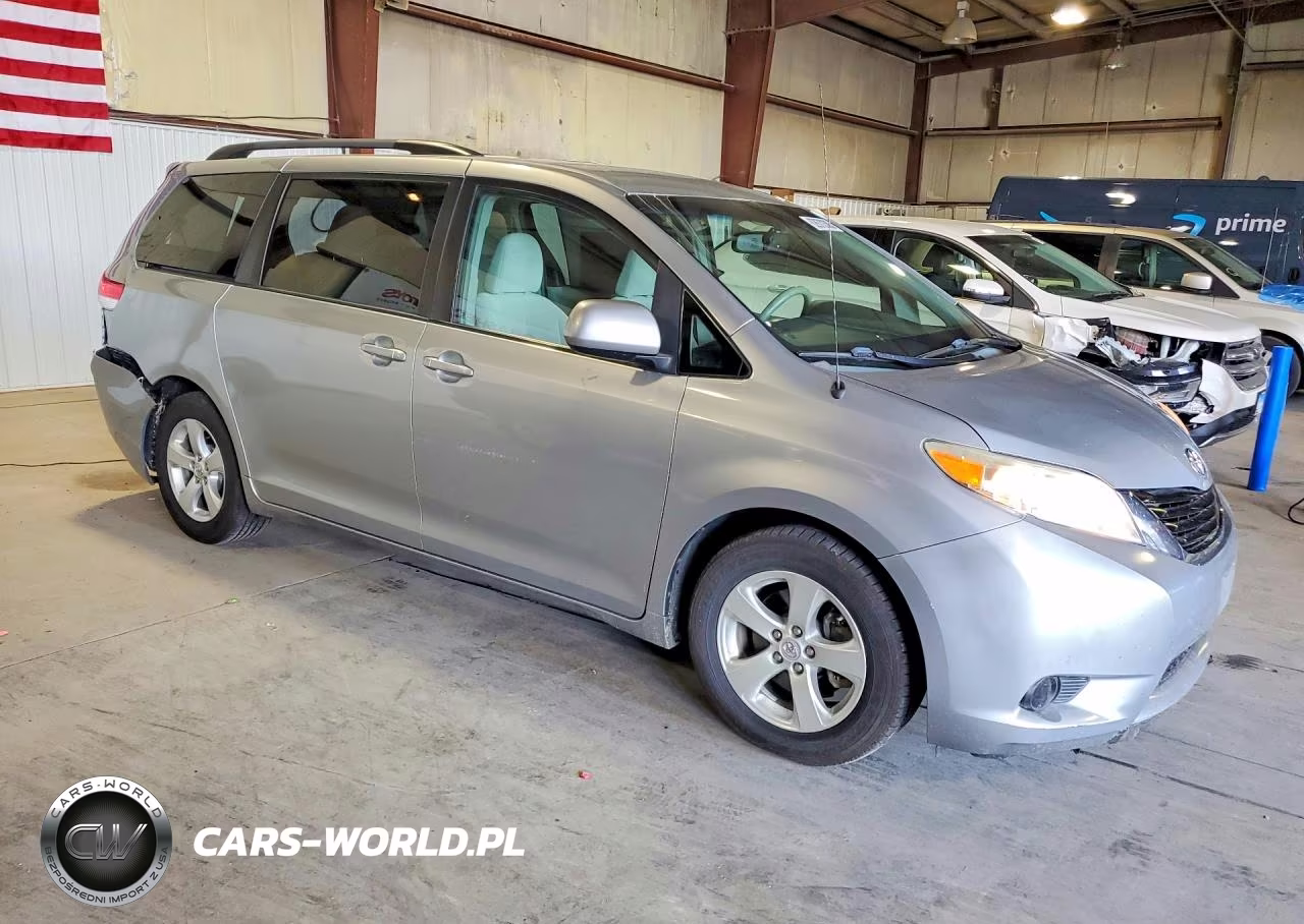 2014 Toyota Sienna Le VIN:5TDKK3DC9ES459993 - 4