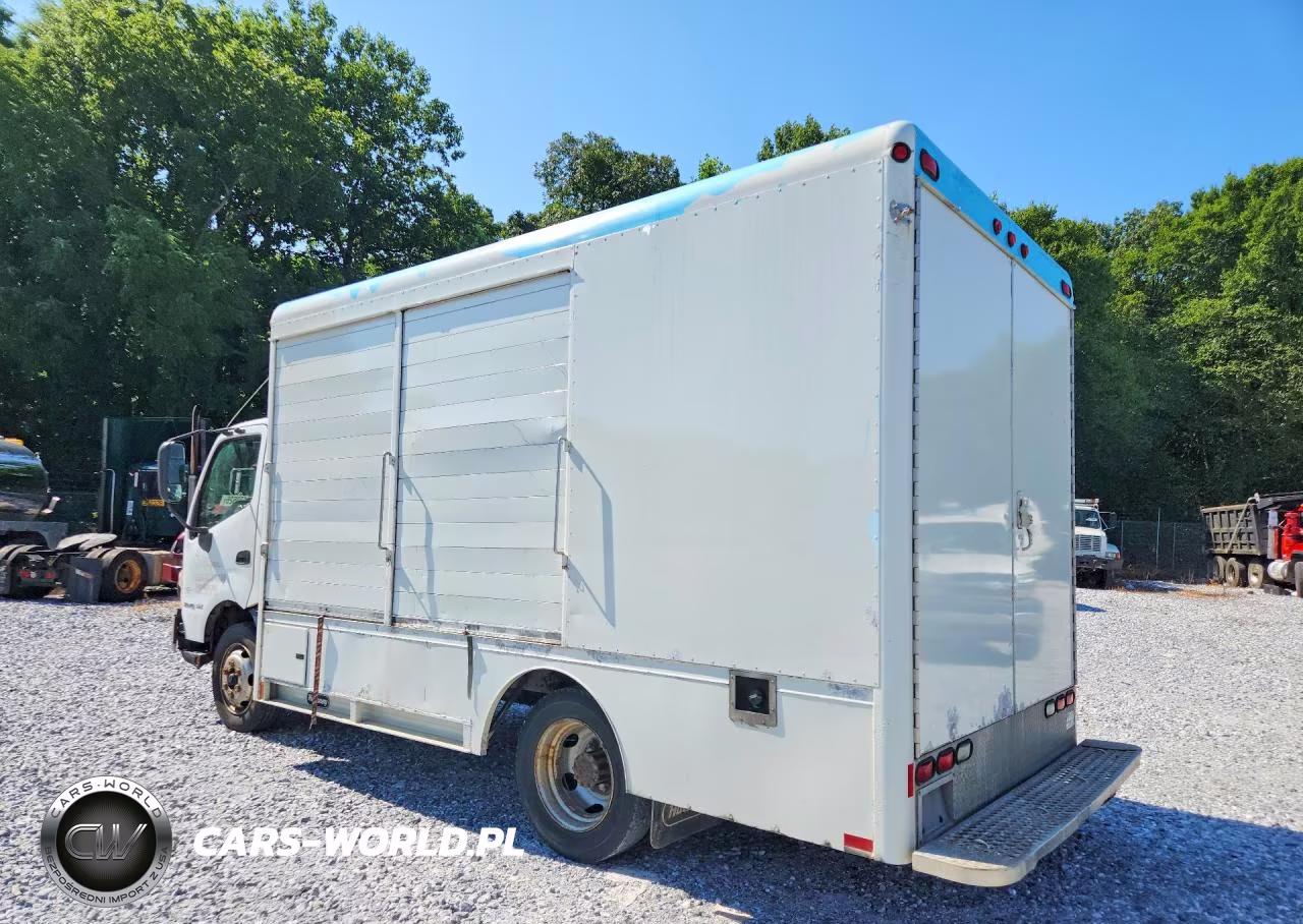 2015 Hino 195 Box Truck VIN:JHHHDM2H9FK001451 - 2