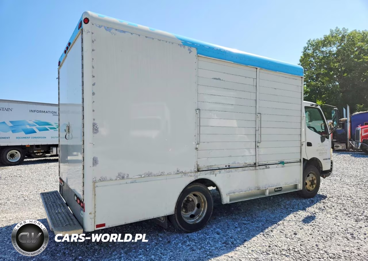 2015 Hino 195 Box Truck VIN:JHHHDM2H9FK001451 - 3