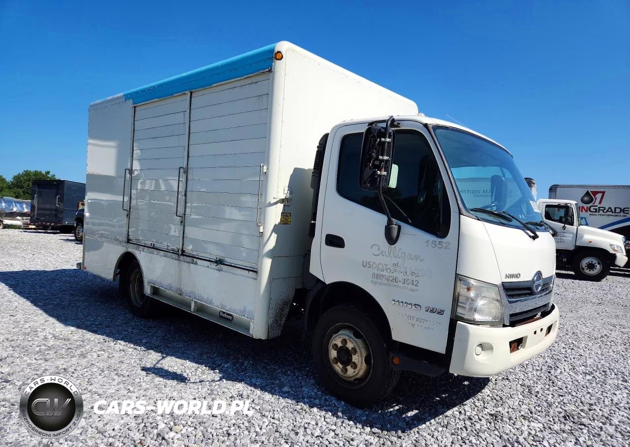 2015 Hino 195 Box Truck VIN:JHHHDM2H9FK001451 - 4