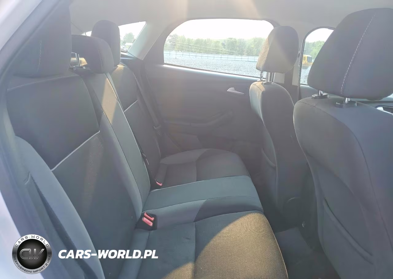 2014 Ford Focus Se VIN:1FADP3K27EL320635 - 10