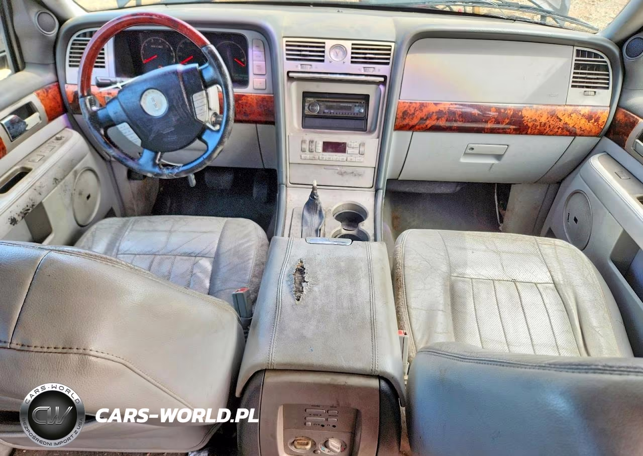 2004 Lincoln Navigator VIN:5LMFU27R04LJ22479 - 8