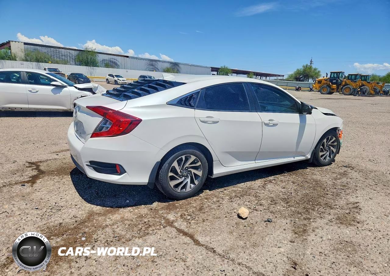 2018 Honda Civic Ex VIN:19XFC2F75JE206330 - 3