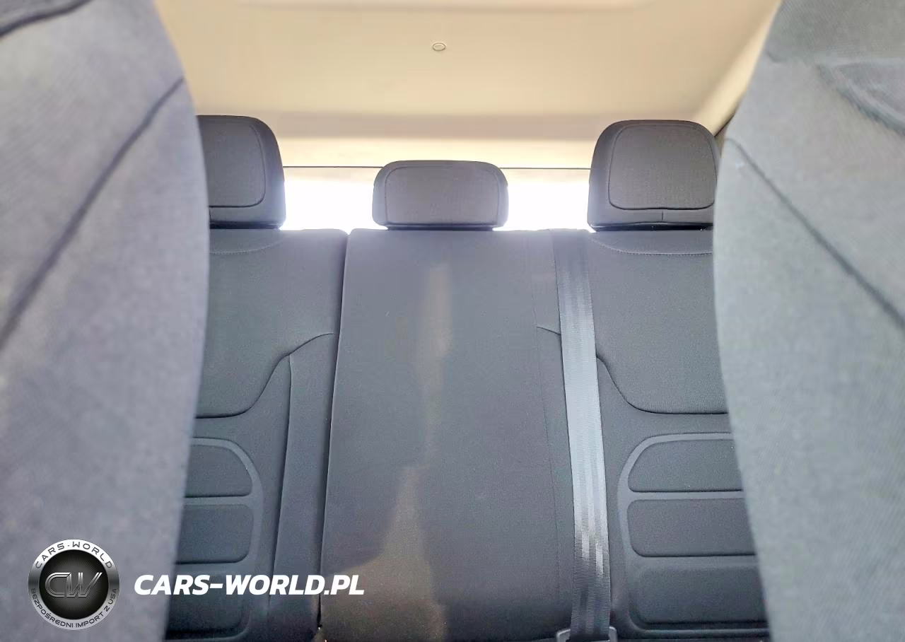 2018 Jeep Renegade Latitude VIN:ZACCJBBB0JPG84094 - 10