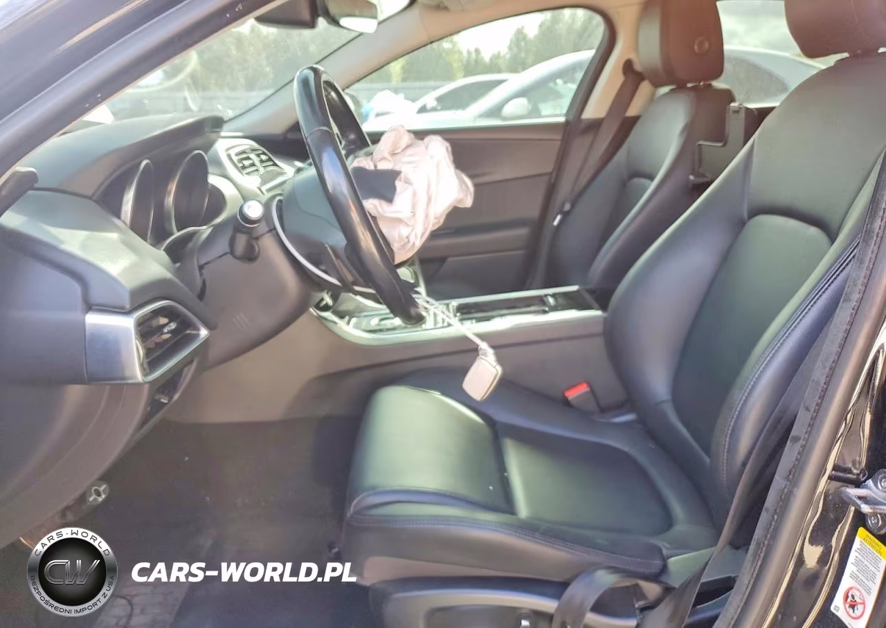 2019 Jaguar Xe VIN:SAJAR4FX6KCP48194 - 7