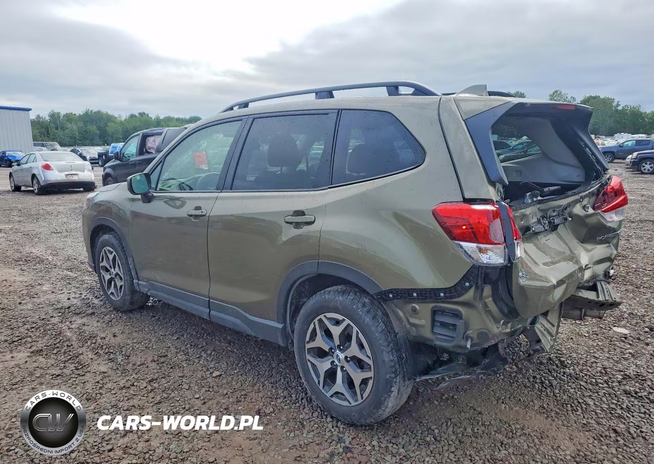 2023 Subaru Forester Premium VIN:JF2SKADC3PH401259 - 2