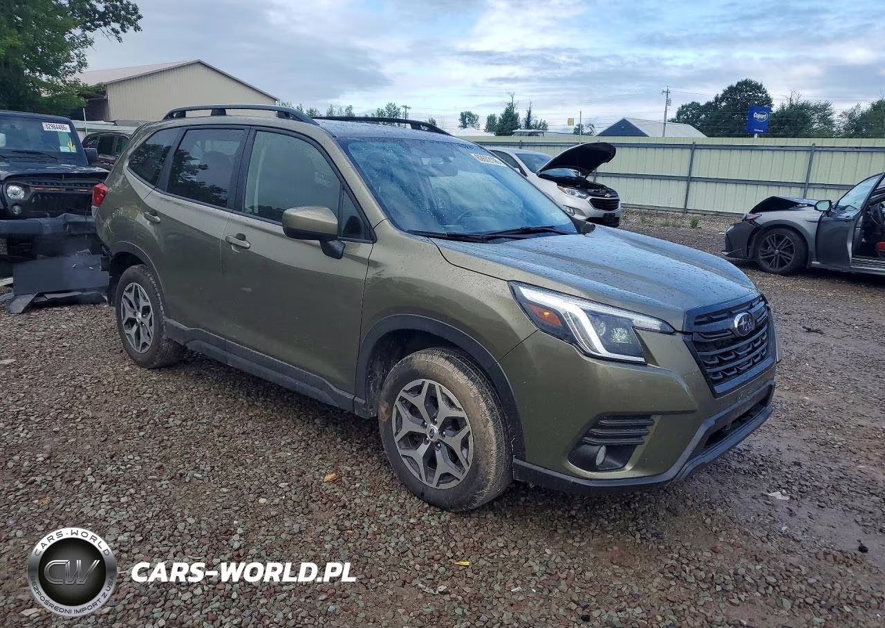 2023 Subaru Forester Premium VIN:JF2SKADC3PH401259 - 4