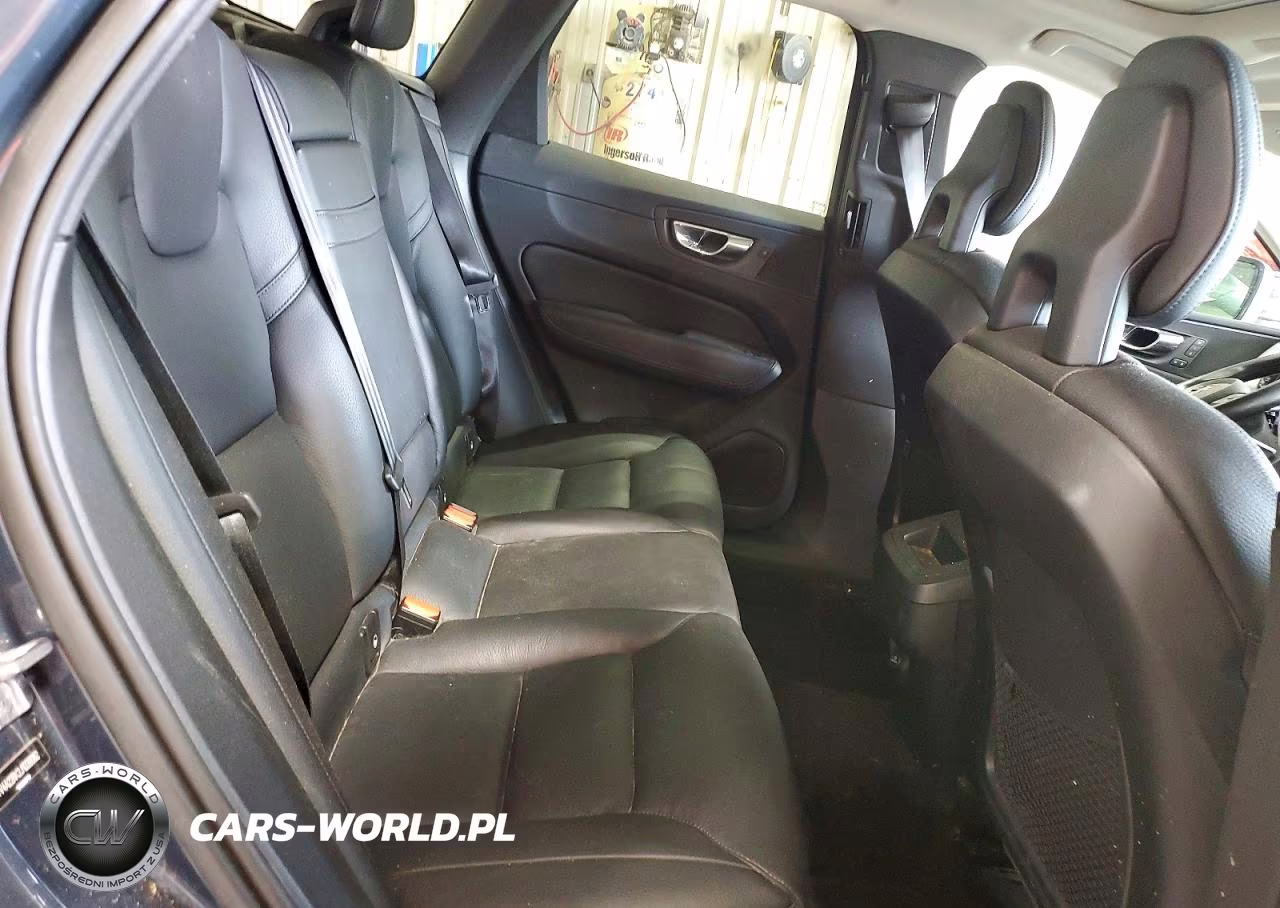 2018 Volvo Xc60 T6 Momentum VIN:YV4A22RK2J1039082 - 10