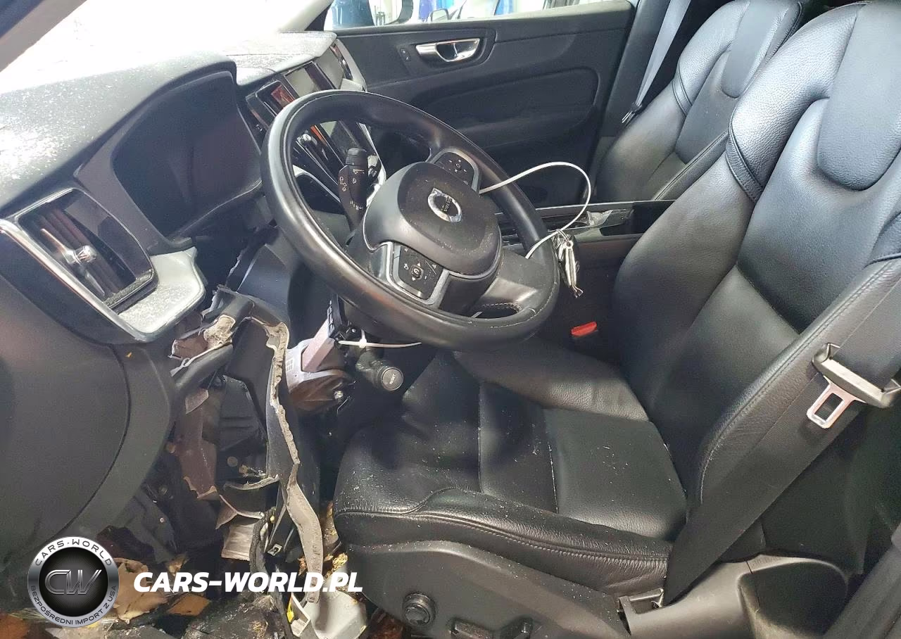 2018 Volvo Xc60 T6 Momentum VIN:YV4A22RK2J1039082 - 7