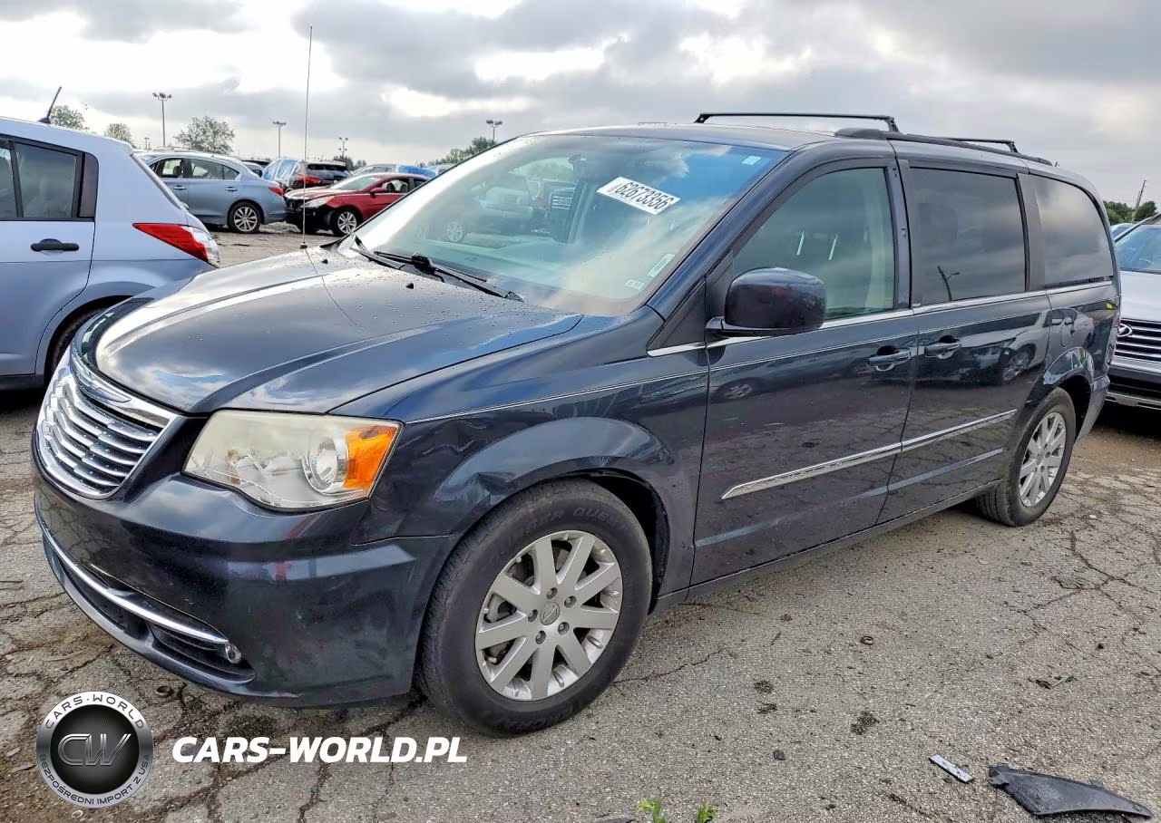 2013 Chrysler Town & Country Touring – zdjęcie 1 z 13