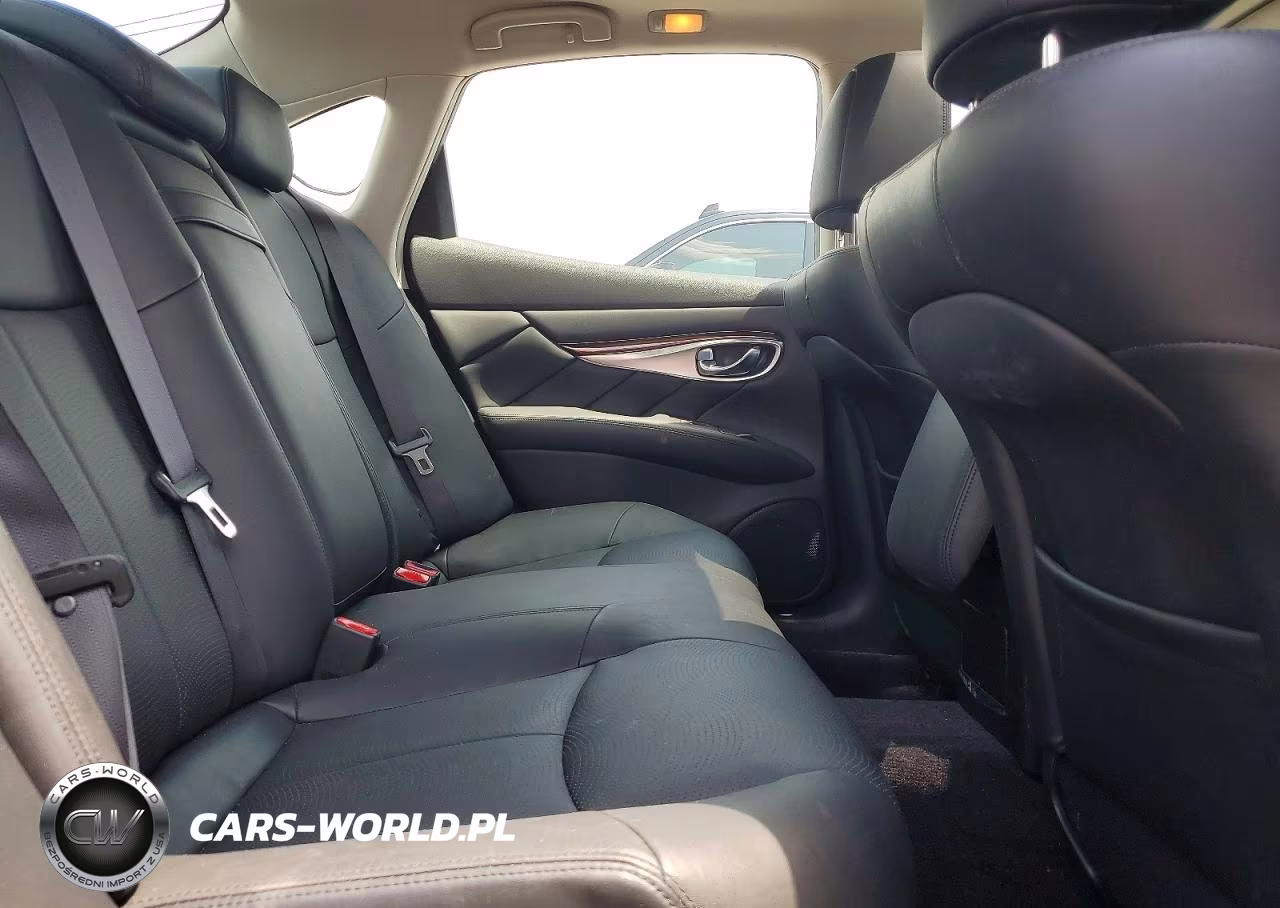 2019 Infiniti Q70 3.7 Luxe VIN:JN1BY1AP9KM505505 - 10