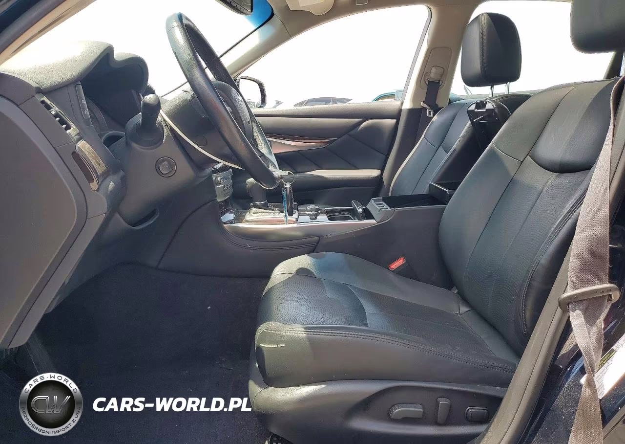 2019 Infiniti Q70 3.7 Luxe VIN:JN1BY1AP9KM505505 - 7